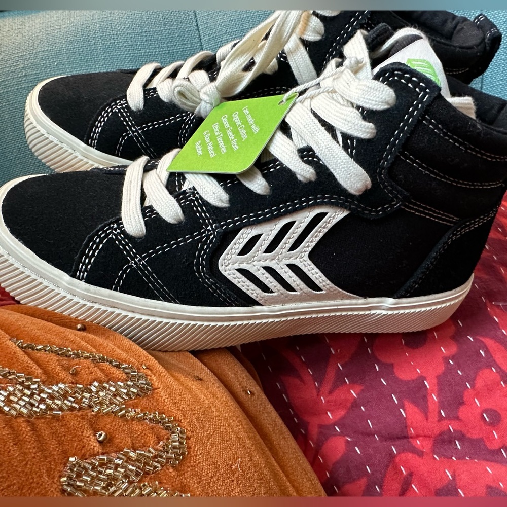 Cariuma organic vegan sneakers